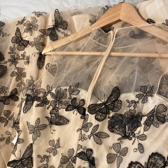 Teri Jon Sleeveless 3D Embroidered Butterfly Illusion Gown Dress NWT size 8 - Picture 5 of 10